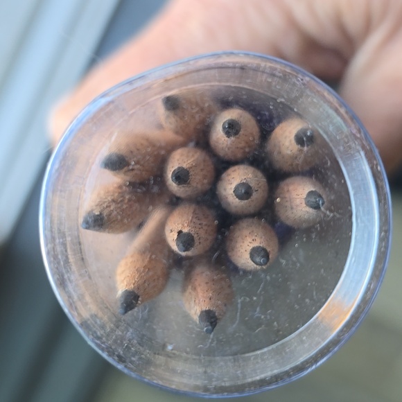 BNWOT scetch pad binder with pencils. - Picture 5 of 5